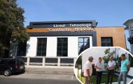 Liceul Tehnologic Constantin Brancusi din Pitesti descgidere cu gentea Sursă foto: Primăria Municipiului Pitesti