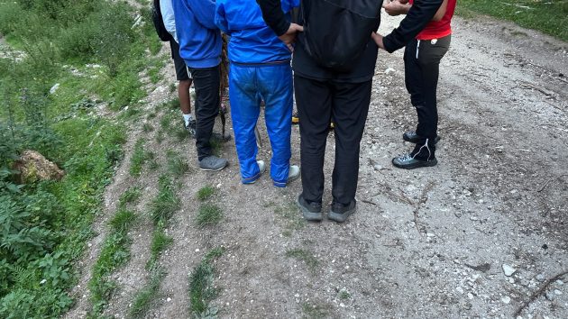 (Video) Persoană epuizată, recuperată de pe munte de salvamontiști 3 whatsapp image 2026 08 18 at 21.15.26 2 - (Video) Persoană epuizată, recuperată de pe munte de salvamontiști