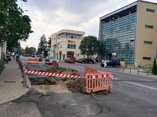 Atenție, șoferi! Lucrări la conductele de gaze pe Bulevardul I.C. Brătianu din Pitești 1 Sursă foto: FB Primăria Municipiului Pitești Bulevardul I.C. Brătianu