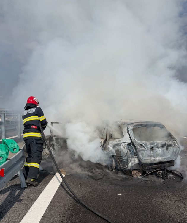 c03025dd 8e77 4ac3 80e3 8a2c7c62e14a - UPDATE: Accident grav pe DEx 12. Mașină distrusă complet de flăcări