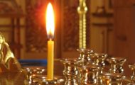 Calendar ortodox 29 septembrie lumânare biserica sărbatoare cruce rosie