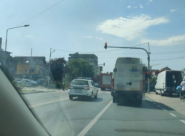 UPDATE: Accident grav în Mioveni. 3 persoane, transportate la spital 1 Accident Mioveni
