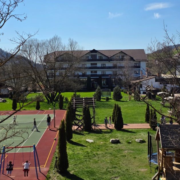 O evadare între munte, relaxare și aventură, la Casa Lăzăroiu 1 Casa Lazaroiu