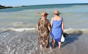 gratuit la mare pensionari femei mare litoral