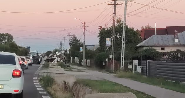 Accident pe DN 7 la Valea Ursului. Autoturism răsturnat! 1 accident DN 7, Valea Ursului