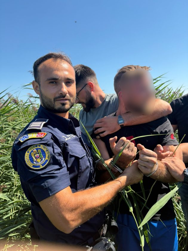fugar prins de politisti