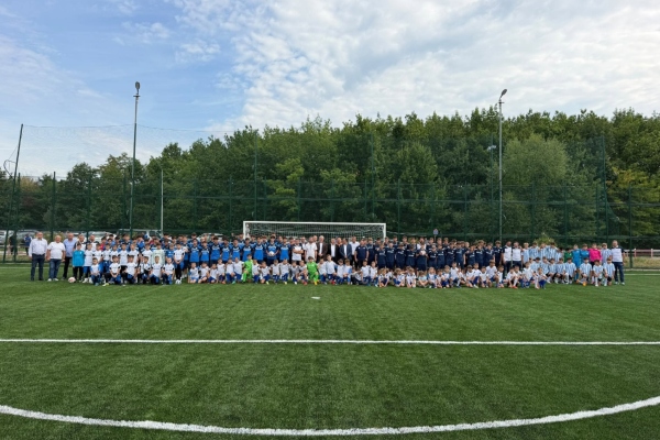 Teren de sport modernizat la Mioveni! Inaugurarea a venit cu o victorie spectaculoasă 1 teren de sport mioveni 2 - Teren de sport modernizat la Mioveni! Inaugurarea a venit cu o victorie spectaculoasă