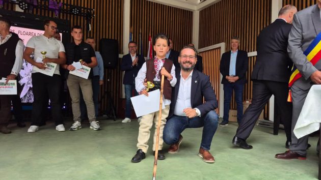 Rucăr, între tradiție și performanță: sărbătoarea comunității, de la familii de aur și olimpici la ciobani și meșteșugari locali 5 Sursă foto: FB Mihai Coteț Rucăr