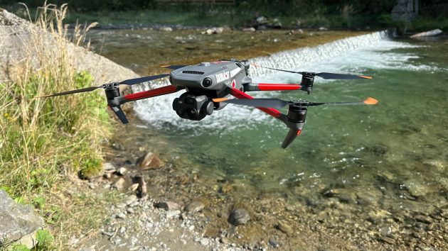Dronă profesională pentru Salvamont Argeș. Un nou ajutor în misiunile din zonele montane greu accesibile 1 Dronă Salvamont Argeș