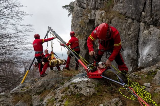 23 de persoane au fost salvate sâmbătă de pe munte