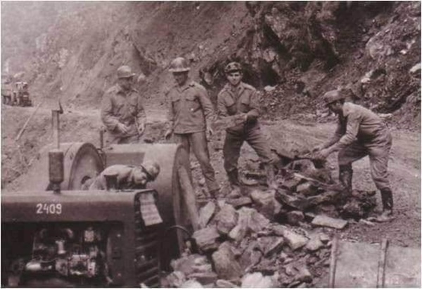 52 de ani de Transfăgărășan 2 lucrari transfagarasan - 52 de ani de Transfăgărășan