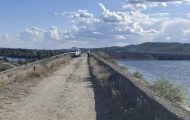 Descoperire macabră în zona barajului de la Ionești. Valiză cu trupul unei tinere, scoasă din râul Olt/ Sursă foto: seintamplainvalcea.ro