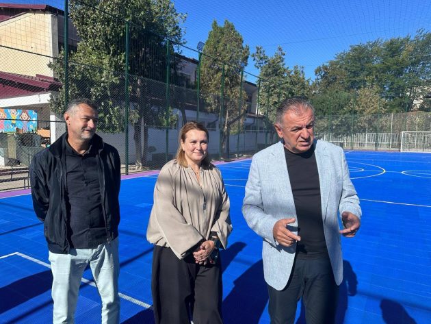 Vești bune pentru elevii din Pitești! Cinci terenuri și o sală de sport, complet modernizate 8 cristian gentea