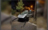 masina în stâlp accident