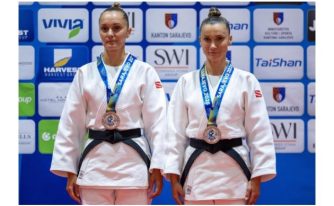 Alina Zaharia și Alina Cheru judo