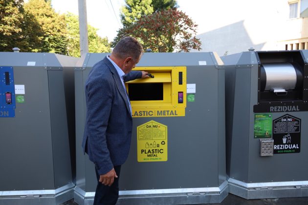 Prima insulă ecologică digitalizată din Pitești a fost amplasată pe strada Banat. Urmează alte 115 2 Sursă foto: Primăria Municipiului Pitești