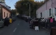 Cozi uriașe la Sfânta Parascheva