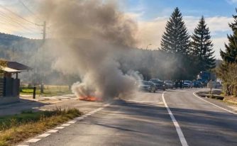 masina flacari bascov incendiu (1)