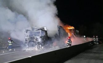 TIR a luat foc Dedulești (2)