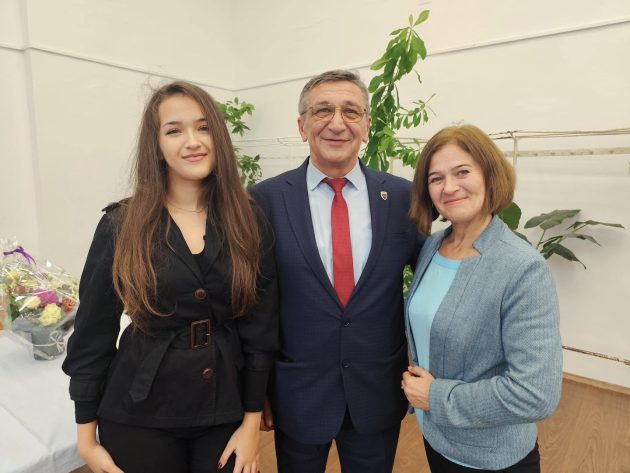 festivitate la Liceul Teoretic Costești