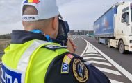 Acțiune a polițiștilor pe DEx 12! Șoferii vitezomani, amendați de oamenii legii