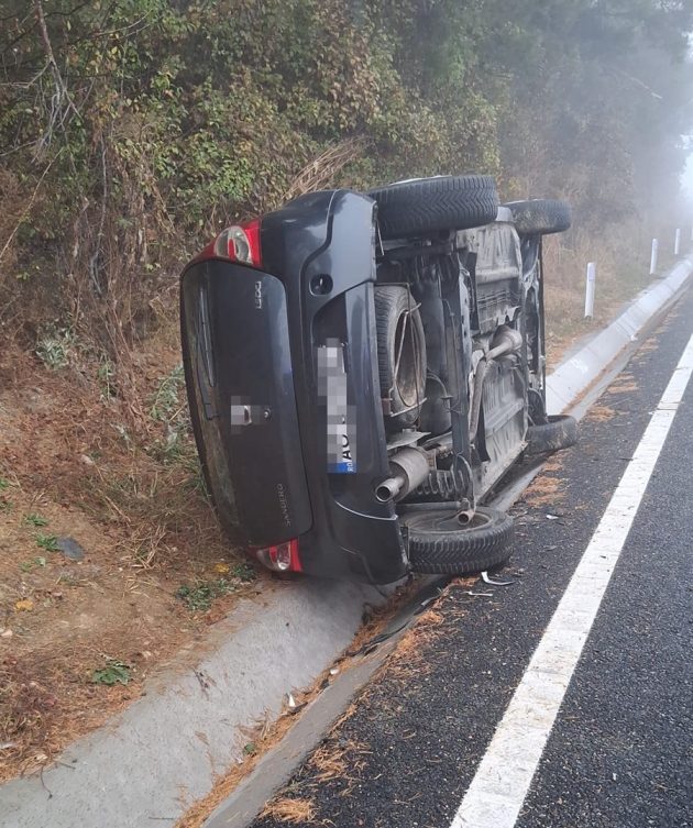 Mașină răsturnată pe DN 73. Accident  în zona Mausoleului Mateiaș